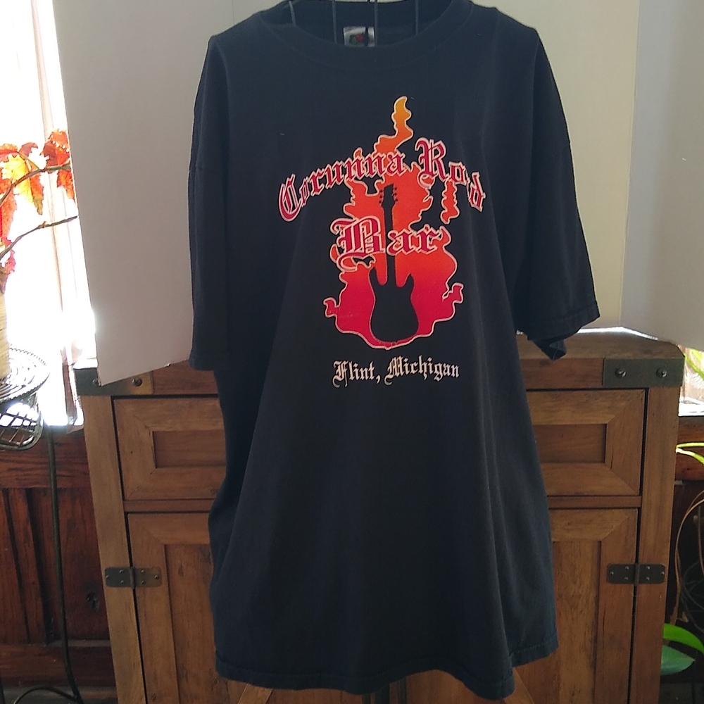 Corunna Road Bar Black T-shirt size XL